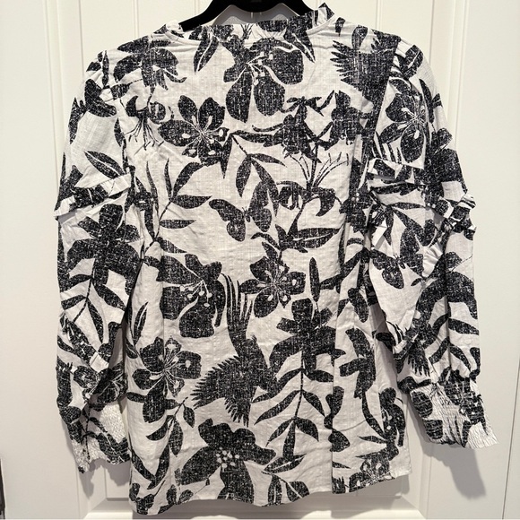 G by Giuliana Monochrome Floral Top with Ruffle Accents - Picture 6 of 8